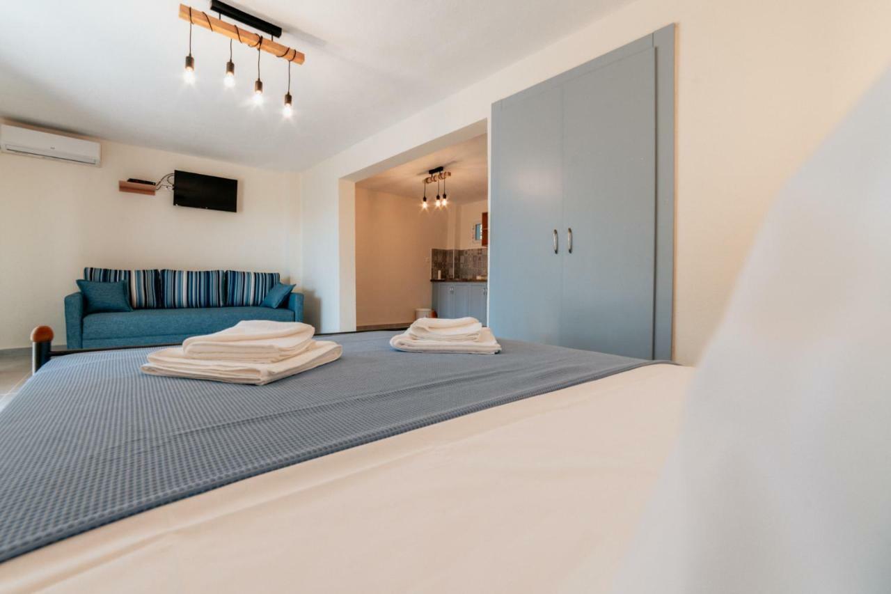 Cyclades Luxury Studios Неа-Потидеа Экстерьер фото