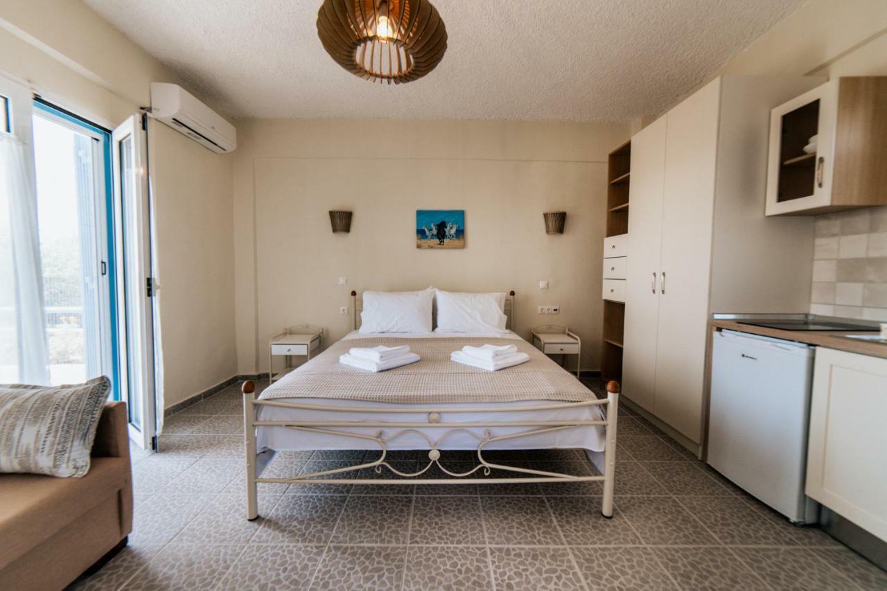 Cyclades Luxury Studios Неа-Потидеа Экстерьер фото